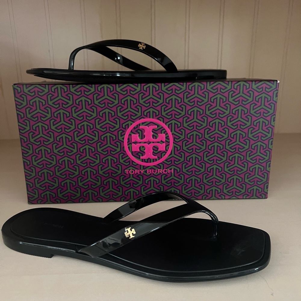 Tory Burch Roxanne Flip Flop - black
Size 9 
Never worn brand new - Picture 4 of 5